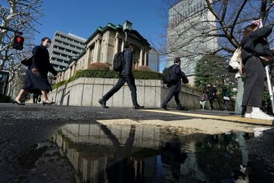 Tokyo Stocks Rise As BoJ Holds Rates Steady