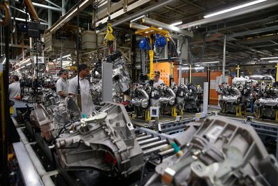 Overseas demand for UK manufacturing exports sinks to five-year low