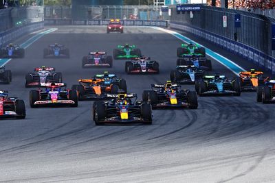 What is a sprint race in F1 and how does qualifying shootout work?