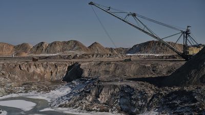 First Thing: US and Ukraine sign minerals deal
