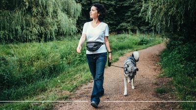 The 9 benefits of walking show why it's essential to make this activity a habit in your routine