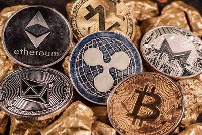 Down 20% YTD, Should You Buy the Dip in Coinbase Stock Before May 8?