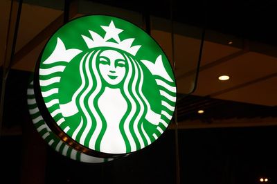 Starbucks Stock: Turnaround Strategy Opportunity for Investors