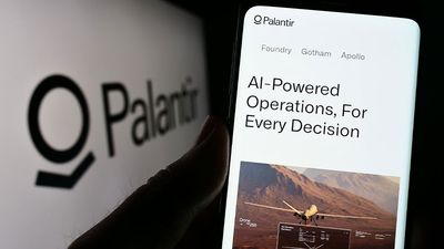 Palantir's Government, Commercial Business Trends Eyed In Q1 Earnings