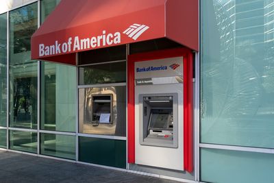 Do Wall Street Analysts Like Bank of America Stock?