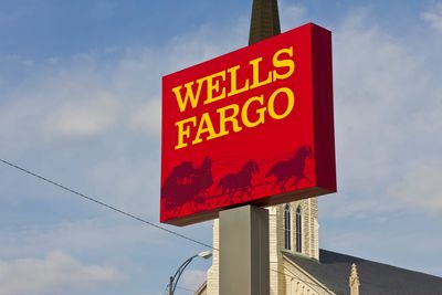 What Are Wall Street Analysts' Target Price for Wells Fargo Stock?