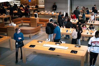 Apple quarterly earnings beat Wall Street expectations amid Trump trade policy chaos