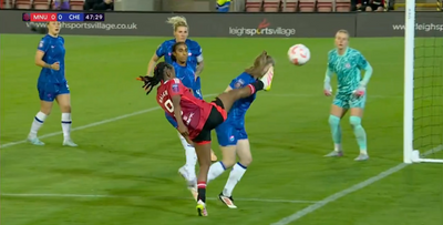 Player gets kicked in the face but no red card is given