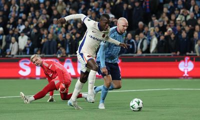 Chelsea on track for final as Jackson double leads domination of Djurgården
