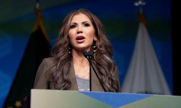 Trump officials ask supreme court to help strip legal status from Venezuelans