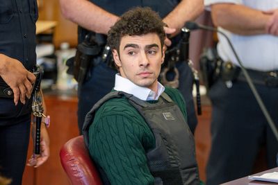 Luigi Mangione wants state murder case dropped, arguing double jeopardy in UnitedHealthcare killing