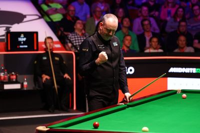 Judd Trump v Mark Williams LIVE: Williams triumphs in tense clash to set up World Snooker Championship final against Zhao