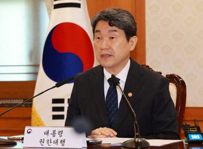 South Korea appoints new acting leader as ex-PM enters election race