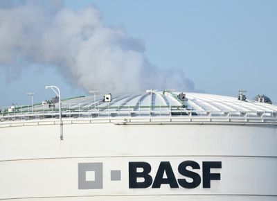 German Chemical Giant BASF Keeps Outlook, Warns On Tariffs