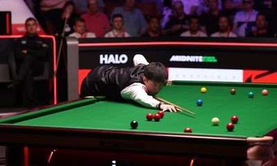 Brilliant Zhao Xintong beats O’Sullivan with session to spare to reach final
