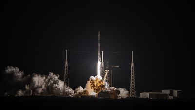 SpaceX Falcon 9 rocket launches 28 Starlink satellites to orbit from Florida (photos)