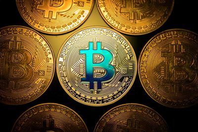 Wall St. giants to offer crypto trading