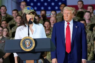 Gretchen Whitmer defends cozying up with Trump after latest photo op