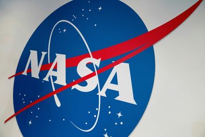 Trump NASA Budget Prioritizes Moon, Mars Missions Over Research