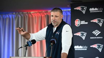 Mike Vrabel Is Literally Running Drills With the Patriots During Offseason Practice