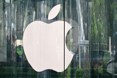 Apple Eases App Store Rules Under Court Pressure
