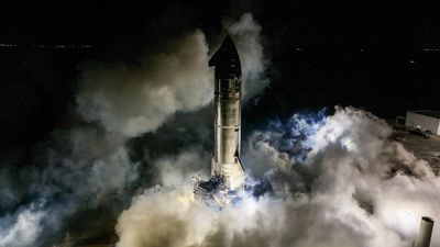 SpaceX fires up Starship spacecraft ahead of 9th test flight (photo)