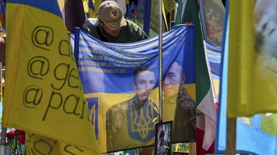 Zelenskyy rejects Russia's 3-day ceasefire proposal, pushing for 1-month truce instead