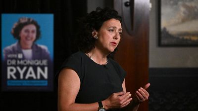 Teal independent cautious after taking early lead