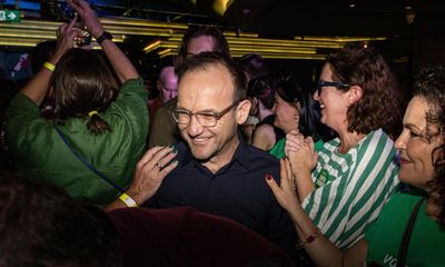 Greens on track to lose several MPs as independents hold off challenges and gain votes in federal election