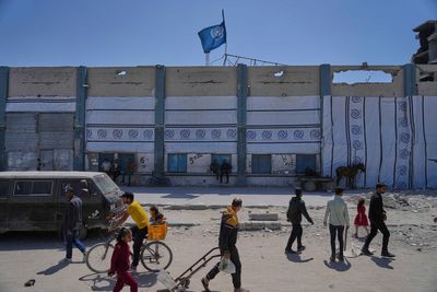 Witnesses and aid groups report looting in Gaza after two months of Israeli blockade