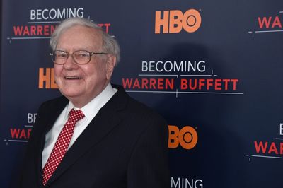 Buffett warned about trade deficits in 2003 and proposed ‘import certificates’ but says trade should not be a weapon