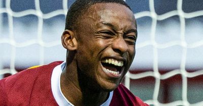 Dundee 1 Motherwell 2: Maswanhise header secures top-flight survival
