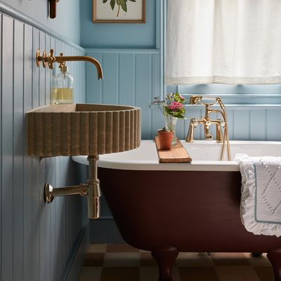 What paint finish should you use in a bathroom? Experts agree this is the best finish for a high humidity space