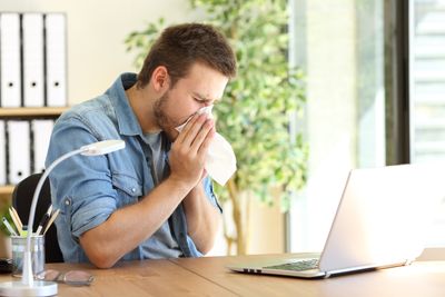I tried these 3 expert-approved tips to reduce hay fever symptoms