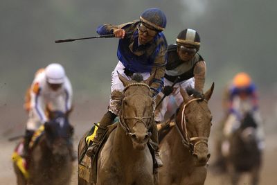 Sovereignty wins muddy 151st Kentucky Derby over Journalism