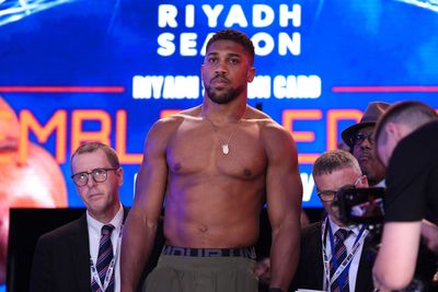 Anthony Joshua’s ring return delayed by elbow surgery