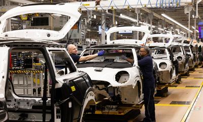 BMW ends 180 agency staff contracts at Mini factory in Oxford