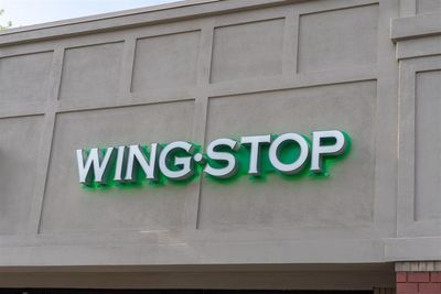 Wingstop Stock Jumps on Q1 Beat, Expansion Outlook