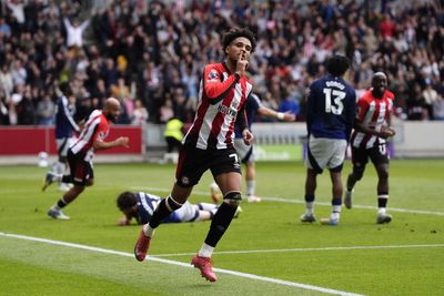 Kevin Schade’s double proves decisive as Brentford see off Manchester United