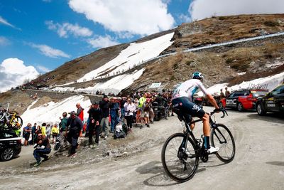 Snow, gravel and a Chris Froome epic – The Colle delle Finestre is the modern legend of the Giro d'Italia