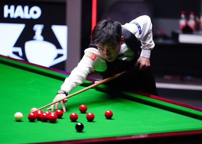 World Snooker Championship final score: Mark Williams edges second session but Zhao Xintong boasts huge lead