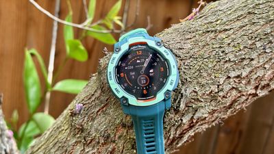 The Garmin Instinct 3 AMOLED is a pretty face on a classic experience