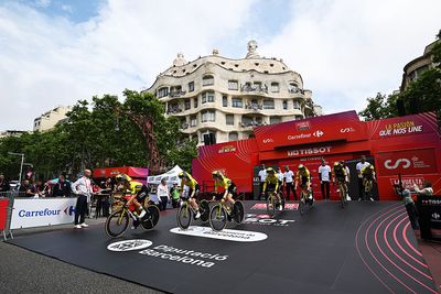Movistar fined 1,600 CHF and Visma-Lease a Bike complain after bike check delays and late starts in Vuelta Femenina TTT