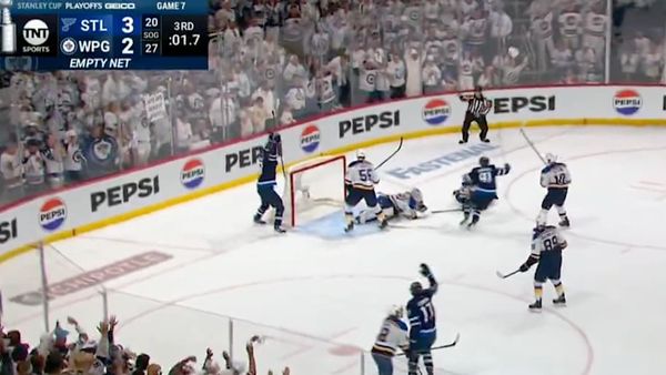 Jets' Buzzer-Beating Goal to Force Overtime in Game 7 vs. Blues Had NHL Fans Losing It
