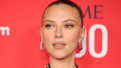 There aren’t many 90s looks I’d be happy to see trending again, but Scarlett Johansson’s choker is a retro revival I'll be revisiting