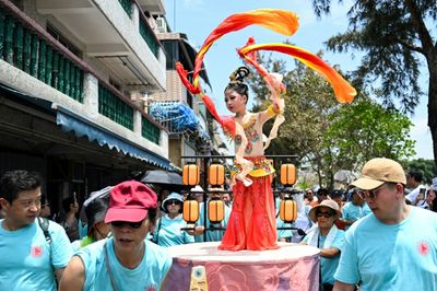 Traditional Culture, Fancy Dress Meet At Hong Kong's Raucous Bun Festival