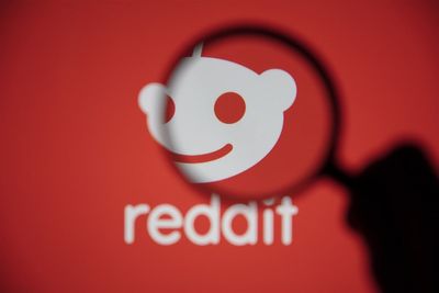 Is Reddit Stock a Buy, Sell, or Hold After Earnings Release?