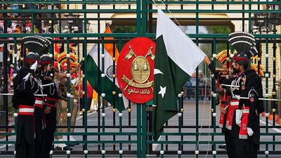 Iran's FM visits Pakistan to mediate India tensions after deadly Kashmir attack