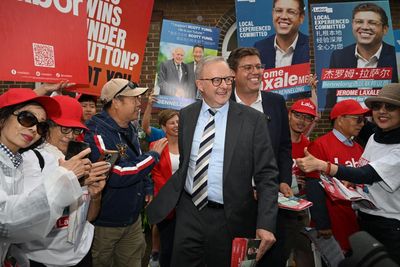 Huge swings to Labor from Chinese Australian voters in key seats show Liberals failed to rebuild trust, experts say
