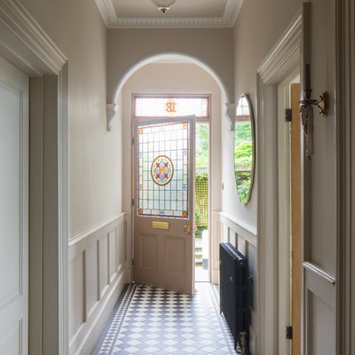 What is the best paint finish for your hallway? Paint experts unanimously agree on which to go for and the one to avoid at all costs